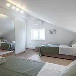 Keta Seaview Parking Apartman