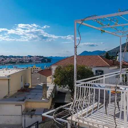 Keta Seaview Parking *