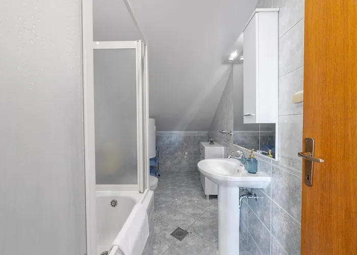 Keta Seaview Parking *