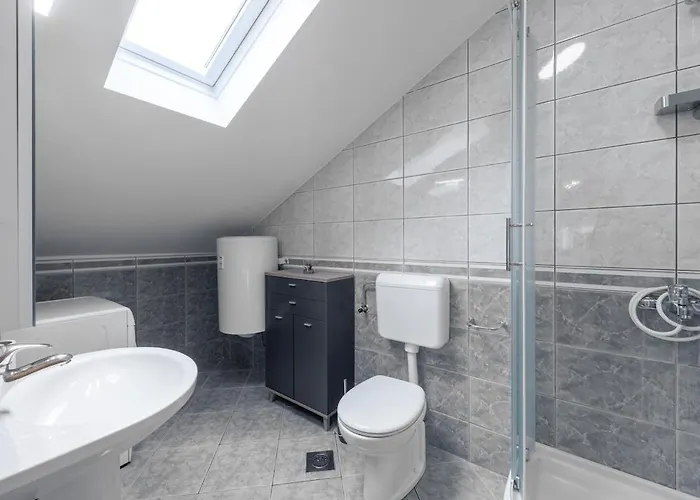 Keta Seaview Parking