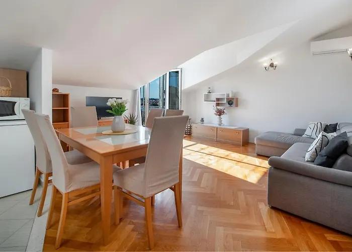 Keta Seaview Parking *